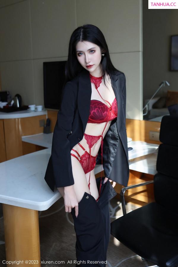 林依娜  [XiuRen]高清写真图 2023.03.13 No.6402 依娜Yina 美腿新人第41张图片